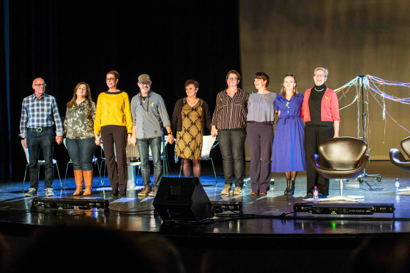 Ilse Avereyn op podium met collega's