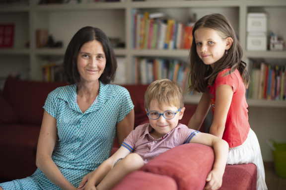 Laetitia Stragier met zoon Ernest en dochter Zoë